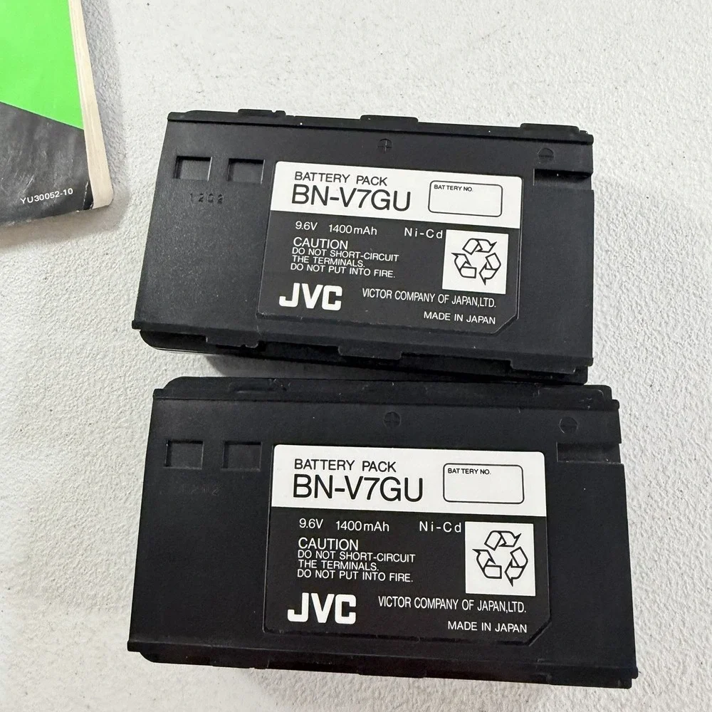 JVC GR-S55U S-VHS VHSC Camcorder Video Camera W/ Hard Case POWERS ON READ